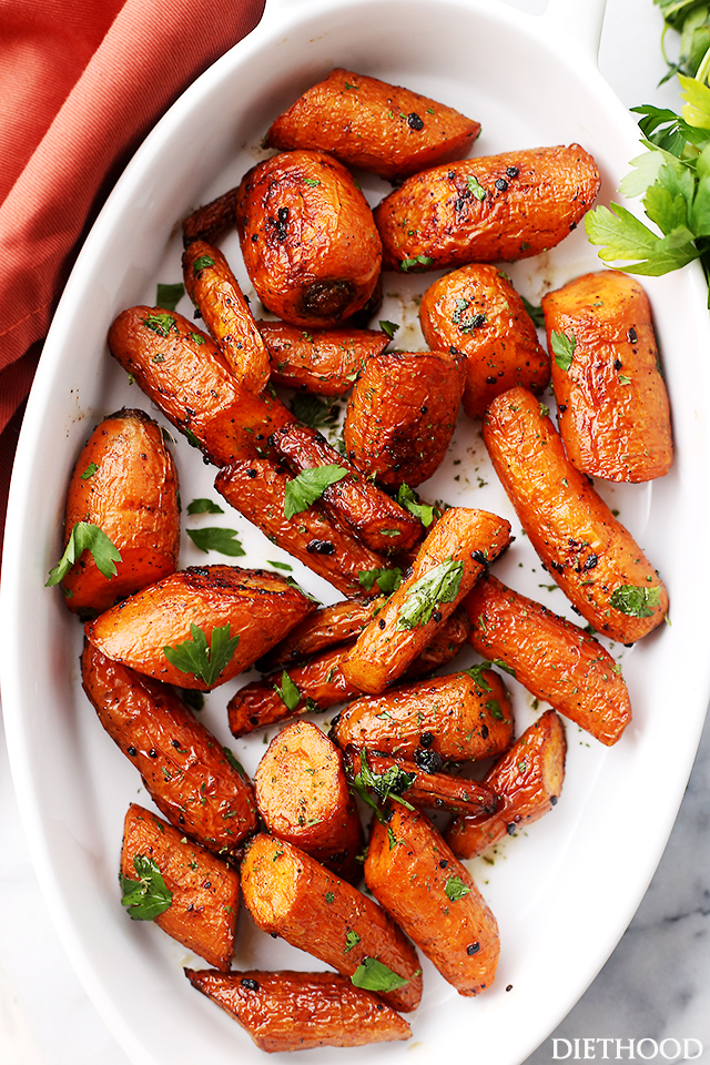 Garlic-Butter-Roasted-Carrots