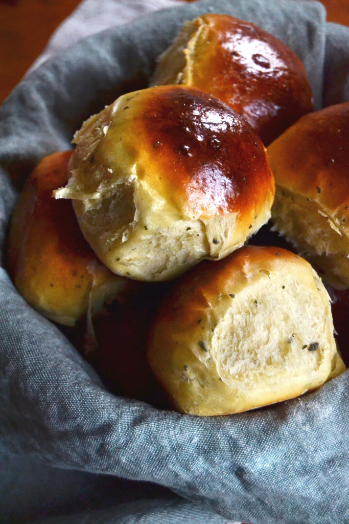 buttery sage dinner rolls