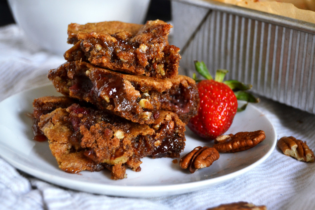 gooey strawberry pecan blondies