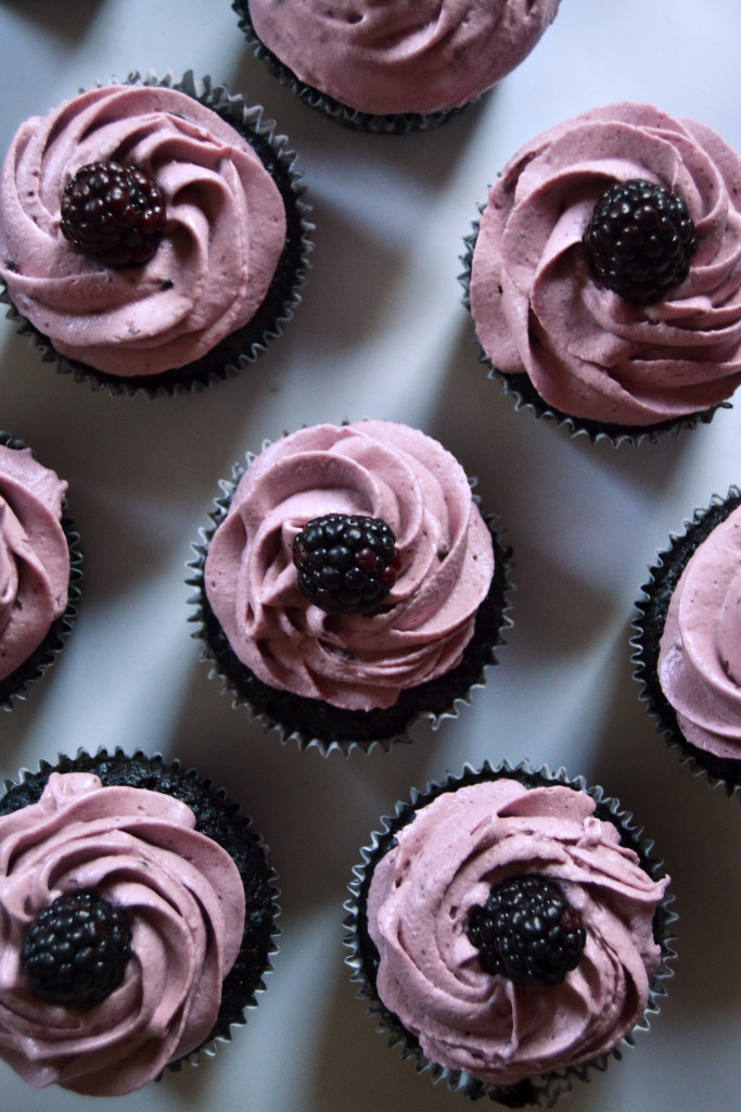 chocolate blackberry cupcakes