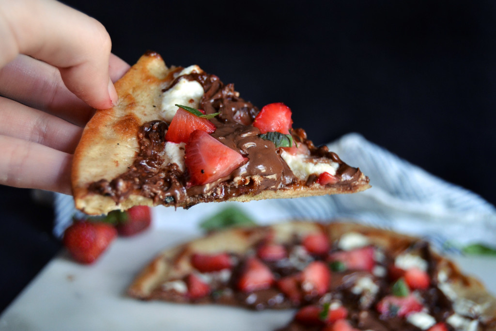 nutella dessert pizza