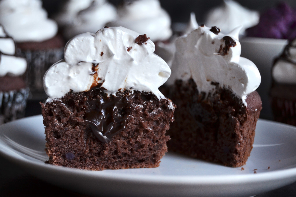 chocolate-filled-halloween-cupcakes