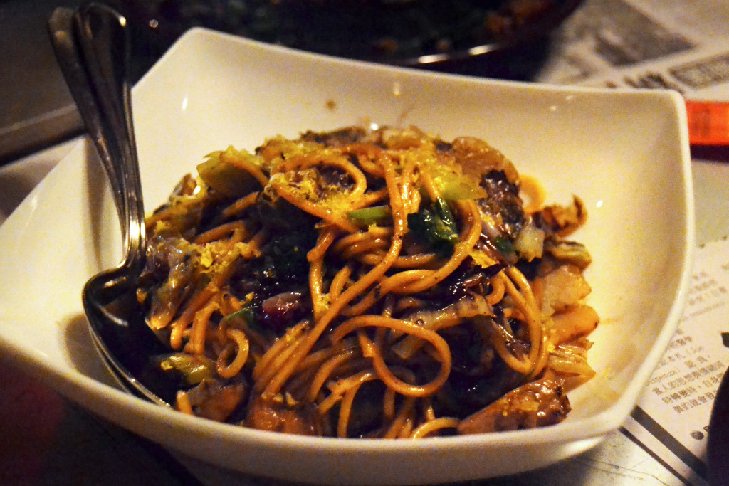 myers-and-chang-mushroom-lo-mein