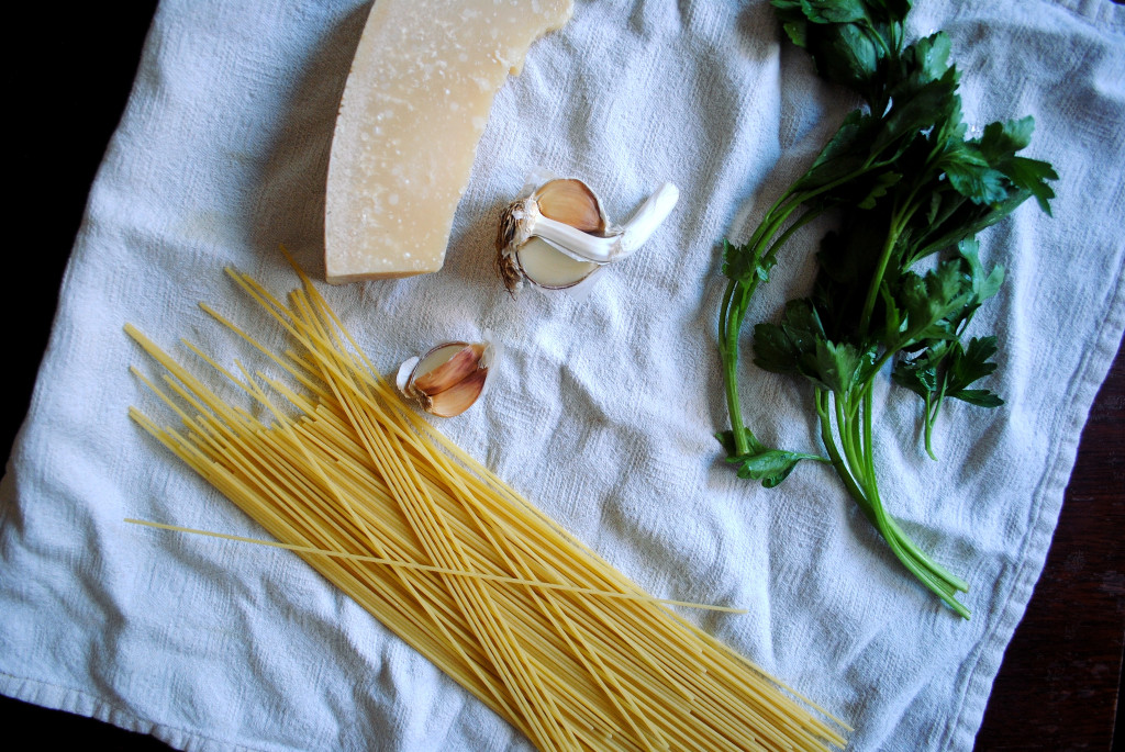 spaghetti-and-ingredients