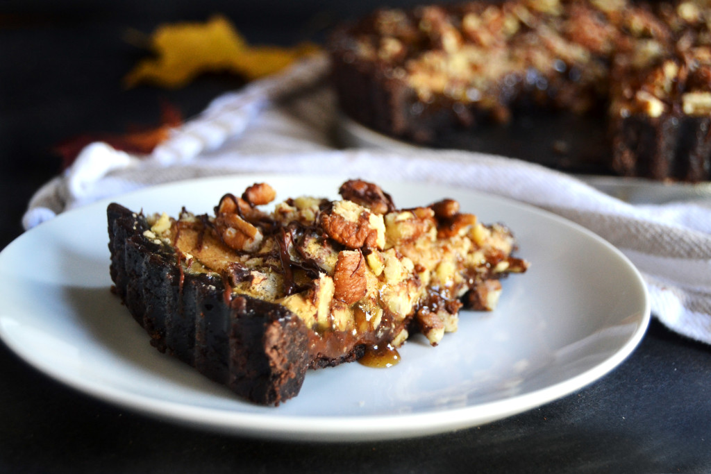 gooey-slice-chocolate-pecan-pie