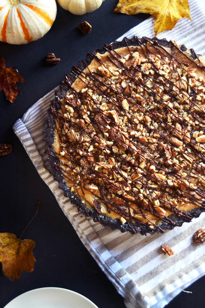 thanksgiving-chocolate-pecan-pie-yinandyolk-com